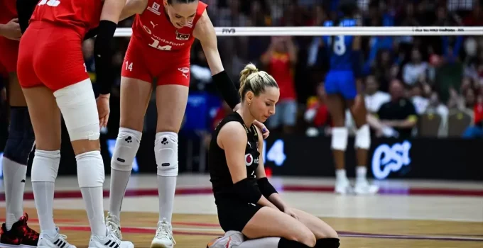 Çok hak etmiştik… Filenin Sultanları finalde kaybetti