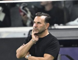 Galatasaray Teknik Direktörü Okan Buruk E. Frankfurt maçını değerlendirdi.