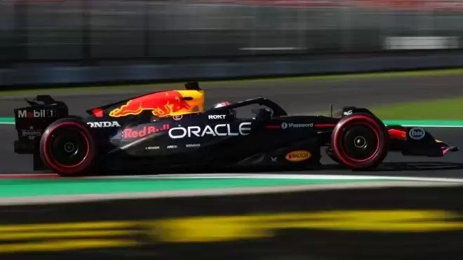 İtalya’da poleyi Verstappen kaptı!