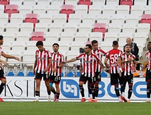 Özbelsan Sivasspor 5-0 Adana Demirspor MAÇ SONUCU-ÖZET