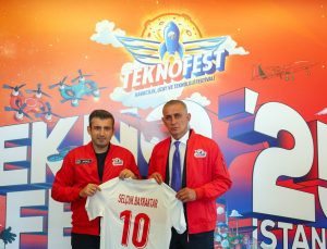TFF Başkanı İbrahim Hacıosmanoğlu’ndan TEKNOFEST’e ziyaret