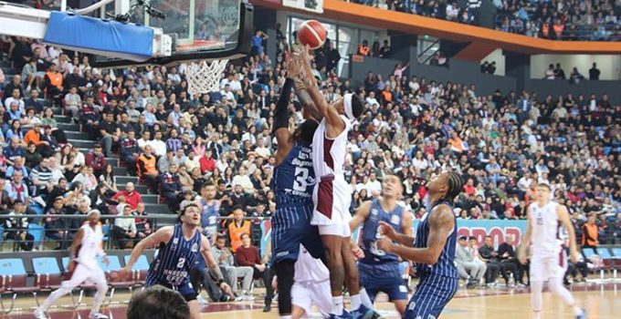 Anadolu Efes galibiyet serisini sürdürdü