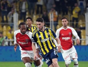 Fenerbahçe Fatih Karagümrük karşısında VAR incelemesinin ardından penaltı kazandı!