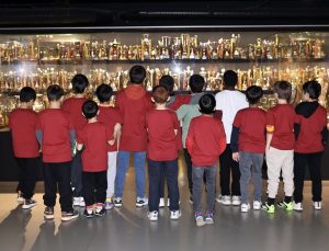 Galatasaray, çocuk evlerinde kalan 45 çocuğu misafir etti