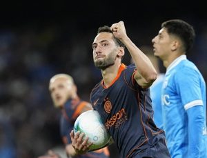 Hakan Çalhanoğlu penaltıdan golünü attı!