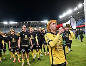 İsveç’te balıkçı köyünün futbol takımı Mjallby, şampiyon oldu