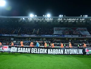 RAMS Başakşehir-Galatasaray maçında Filistin için şiir!