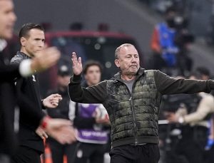 Sergen Yalçın’dan futbolculara tepki! 3 dakikada 2 gol yemeyi kesinlikle kabul etmiyorum.’
