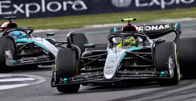 Mercedes’te pilot belirsizliği sona erdi: Kadro 2026’ya hazır