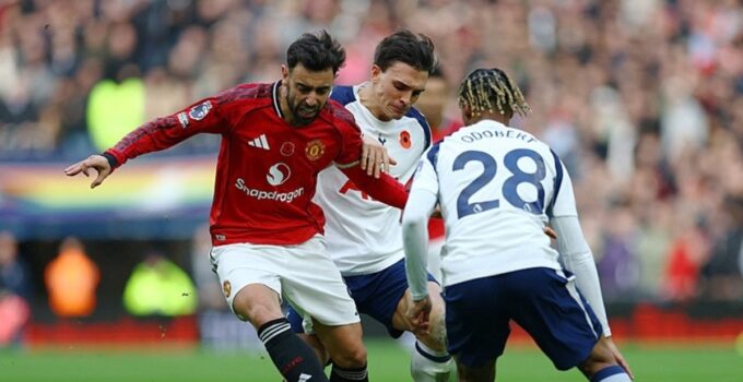 Tottenham ile Manchester United puanları paylaştı