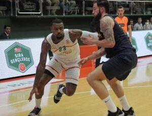 Banvit, Fenerbahçe Beko’yu Şaşkına Çeviren Zaferle Devirdi!