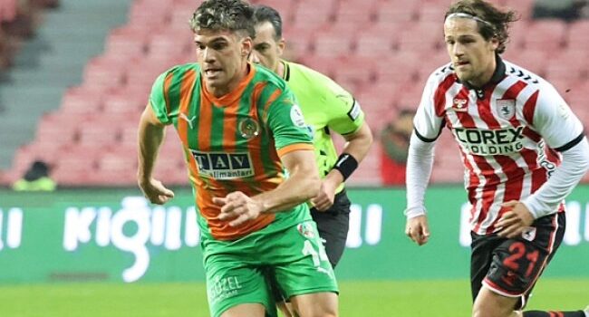 Samsun’da Dram: 90+1’de Gelen Golle Maç 1-1 Bitti, 10 Kişi Kaldılar!