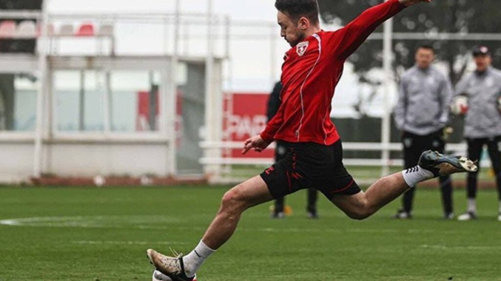 172 Gün Sonra Sahalara Dönüş: Afonso Sousa'dan Fırtına Gibi Başlangıç!