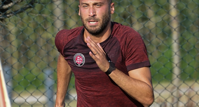 Cenk Tosun’un 1. Lig Macerası Başladı: Fatih Karagümrük’te Yeni Dönem!